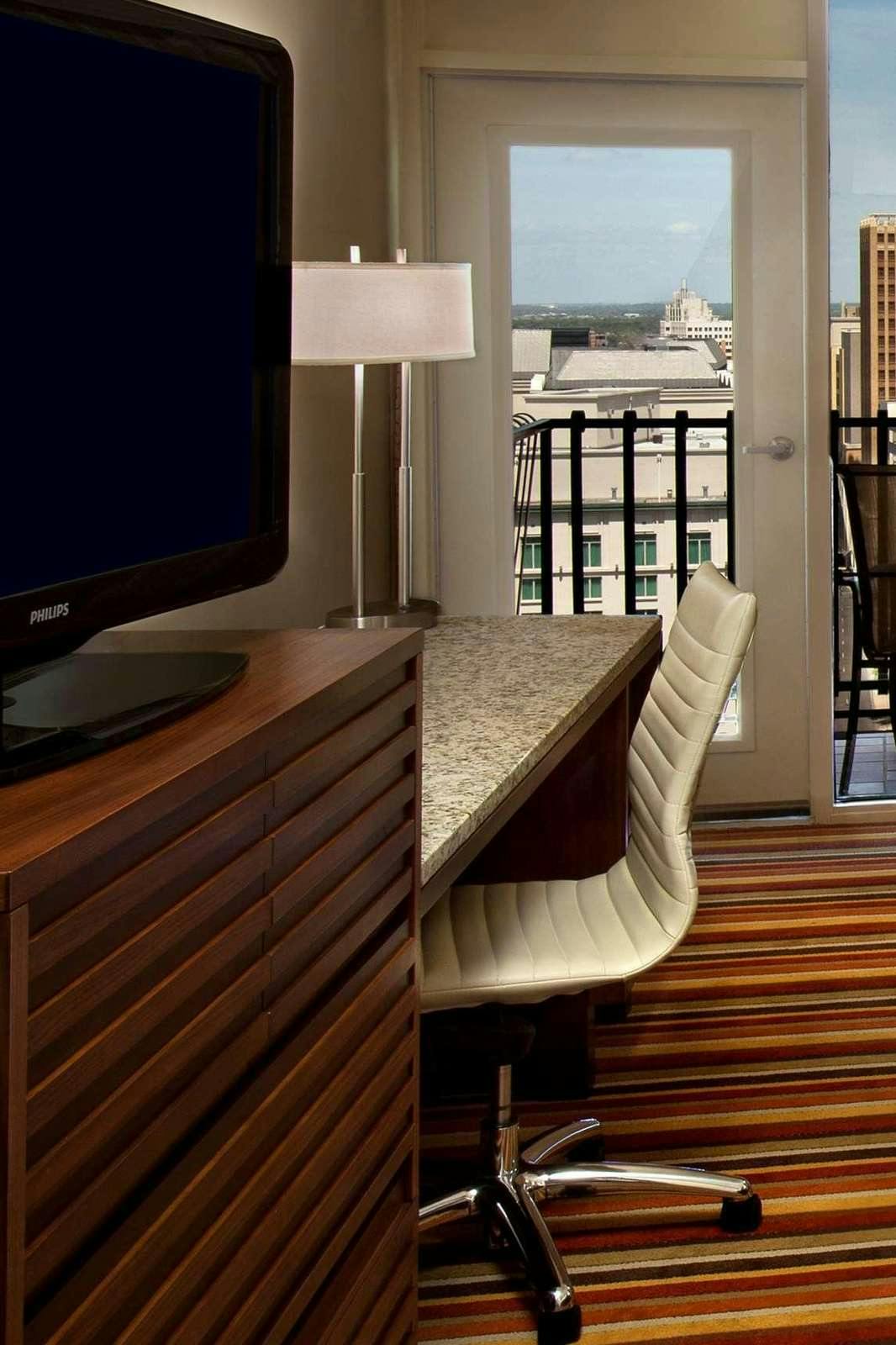 Hotel Hilton Palacio Del Rio photo 3