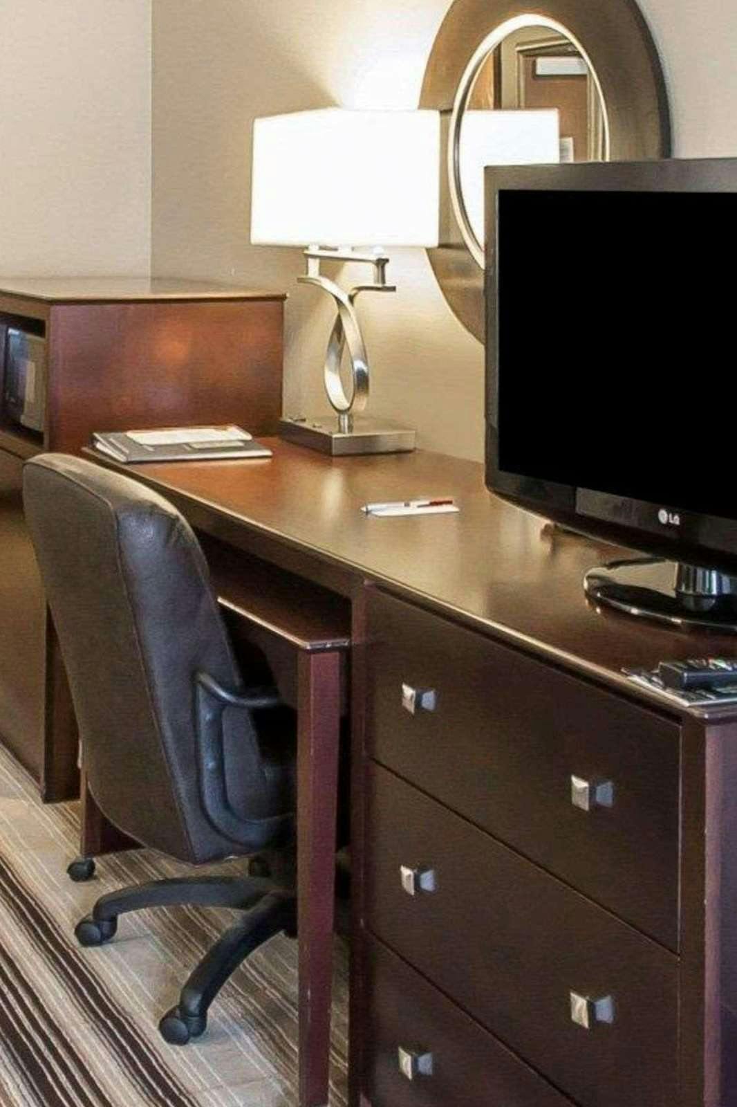 Hotel Comfort Suites Hudson I-94 Hudson WI photo 4