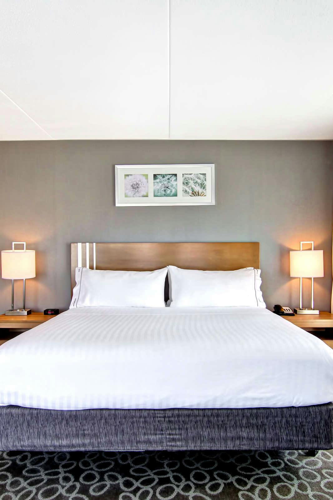 Hotel Holiday Inn Express & Suites Oshawa Downtown - Toronto Area photo 2