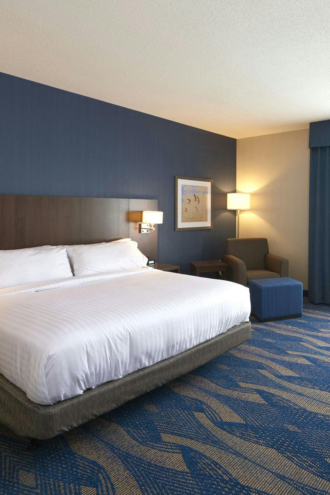 Hotel Holiday Inn Express & Suites St John's Airport photo 1