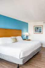Hotel The Ocean Key Resort, Virginia Beach photo 4