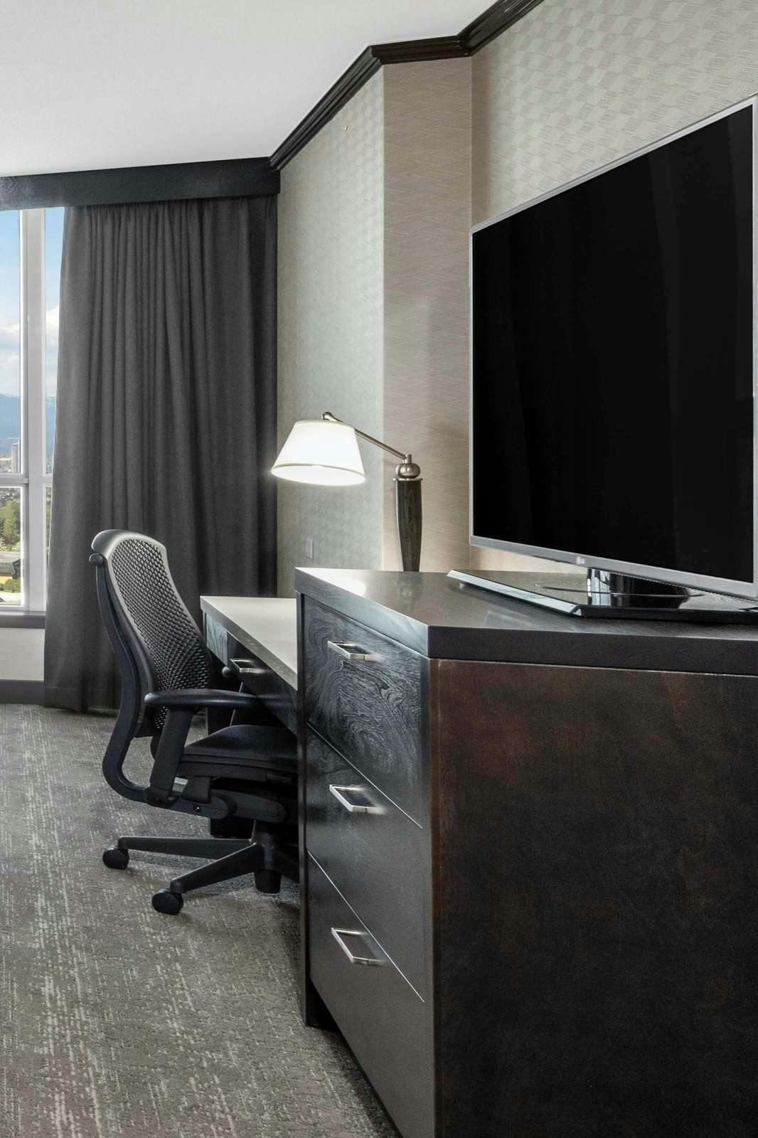 Hotel Hilton Vancouver Metrotown photo 3