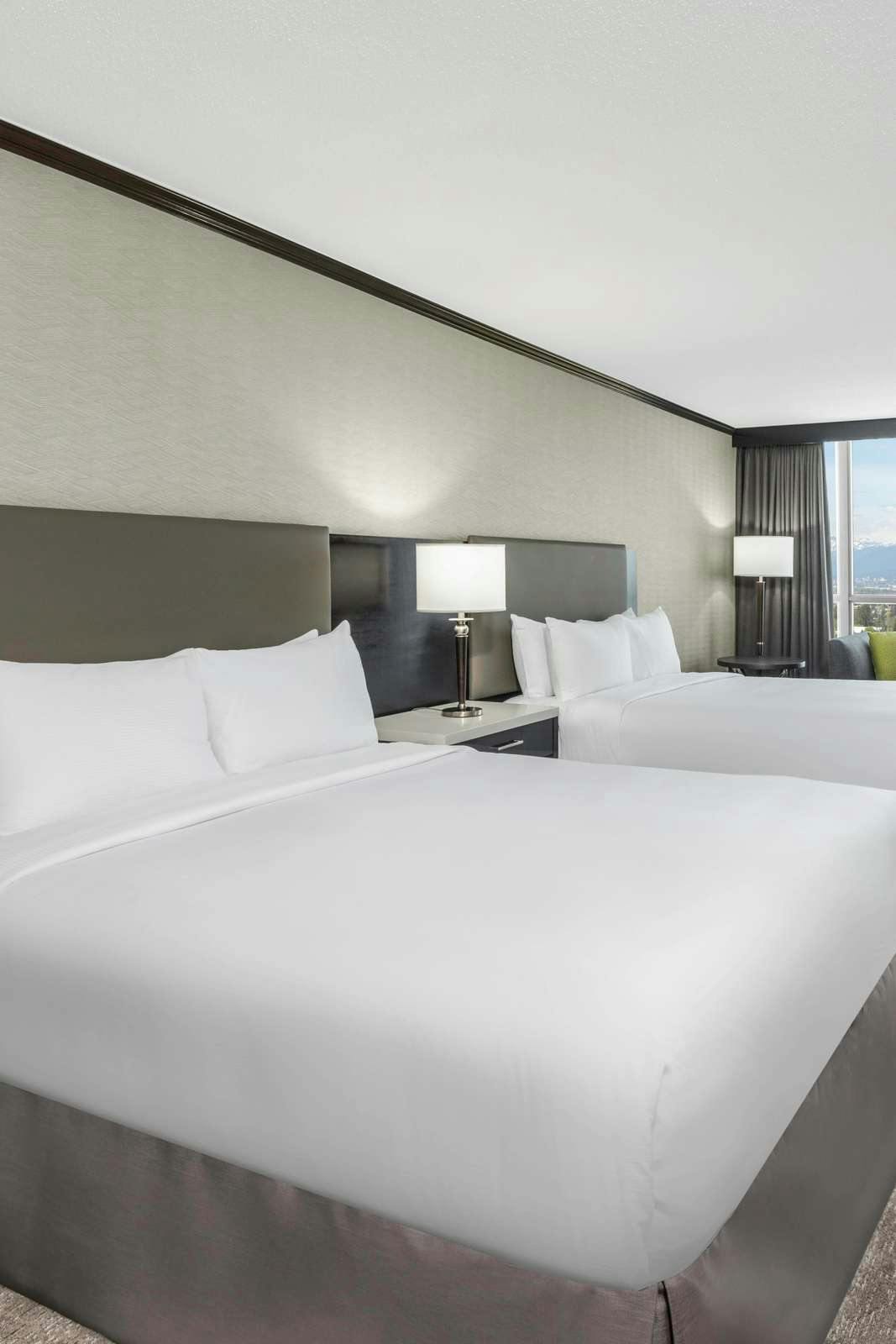 Hotel Hilton Vancouver Metrotown photo 2