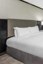 Hotel Hilton Vancouver Metrotown photo 1