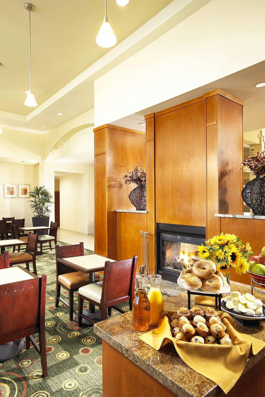 Hotel Fairfield Inn by Marriott Sacramento Cal Expo photo 5