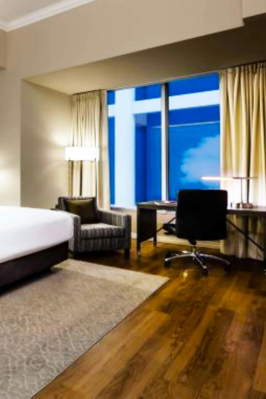 Hotel One King West Hotel & Residence photo 2