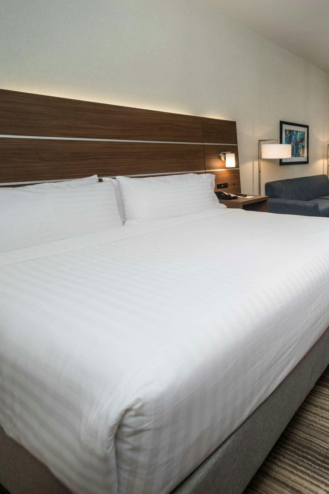 Hotel Holiday Inn Express & Suites West Edmonton - Mall Area photo 2