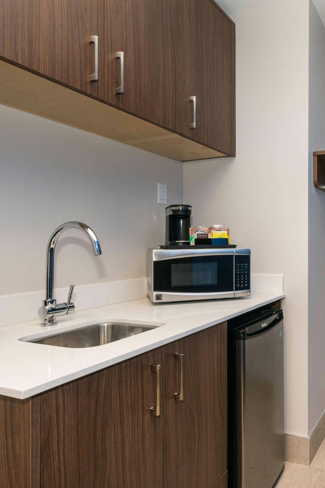 Hotel Holiday Inn Express & Suites Victoria Colwood photo 5