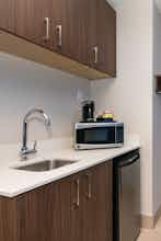 Hotel Holiday Inn Express & Suites Victoria Colwood photo 5