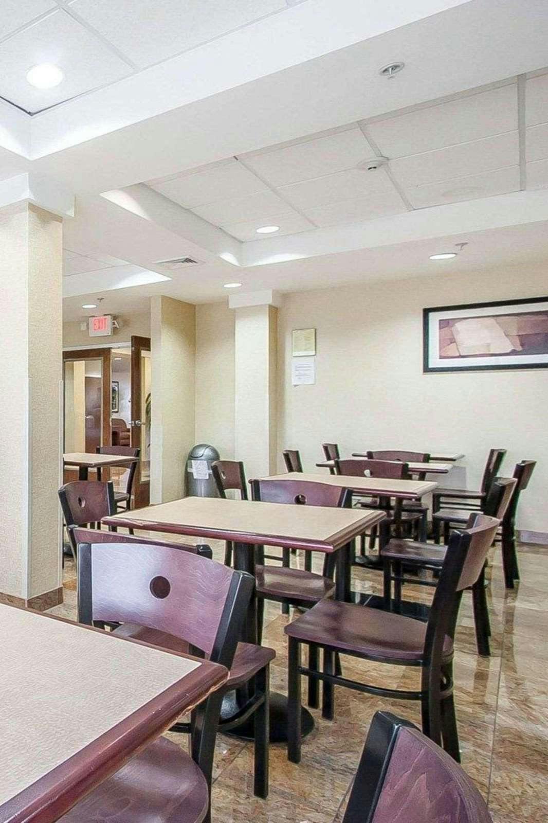 Hotel Comfort Inn & Suites Atoka-Millington photo 2