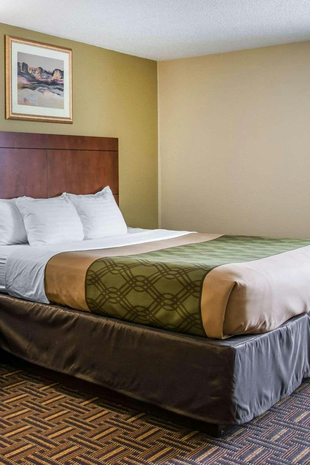 Hotel Coratel Inn & Suites by Jasper River Falls photo 5