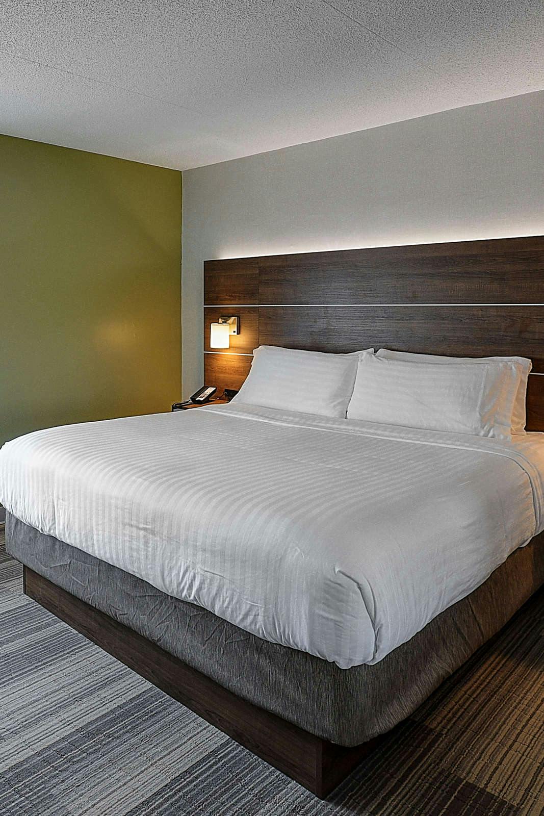 Hotel Holiday Inn Express & Suites Toronto Airport West photo 3
