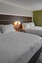 Hotel Holiday Inn Express & Suites Toronto Airport West photo 4
