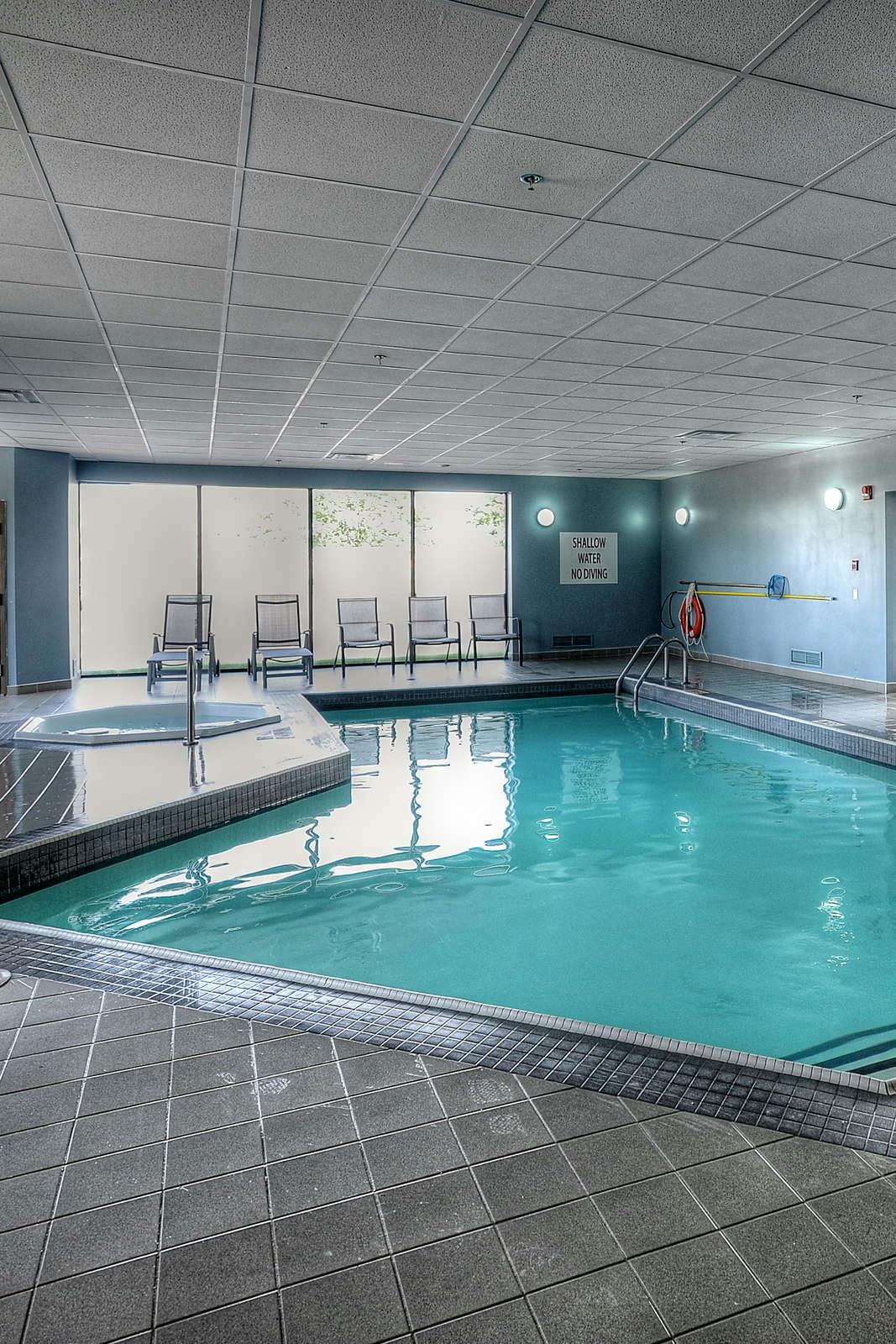 Hotel Holiday Inn Express & Suites Toronto Airport West photo 1