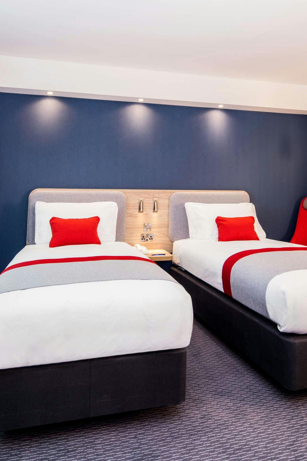 Hotel Holiday Inn Express Wigan photo 1