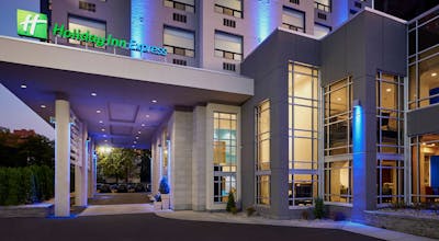 Holiday Inn Express Windsor Waterfront