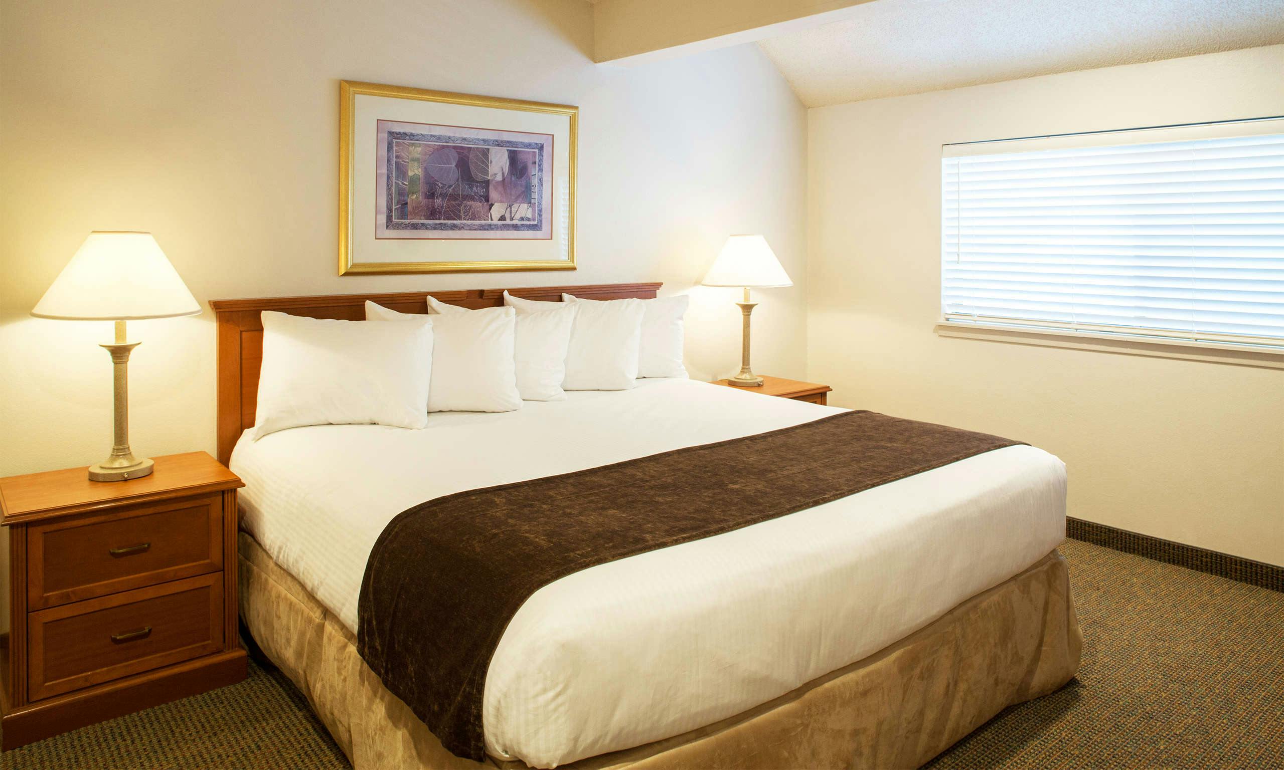 Cloverleaf Suites Lincoln Nebraska