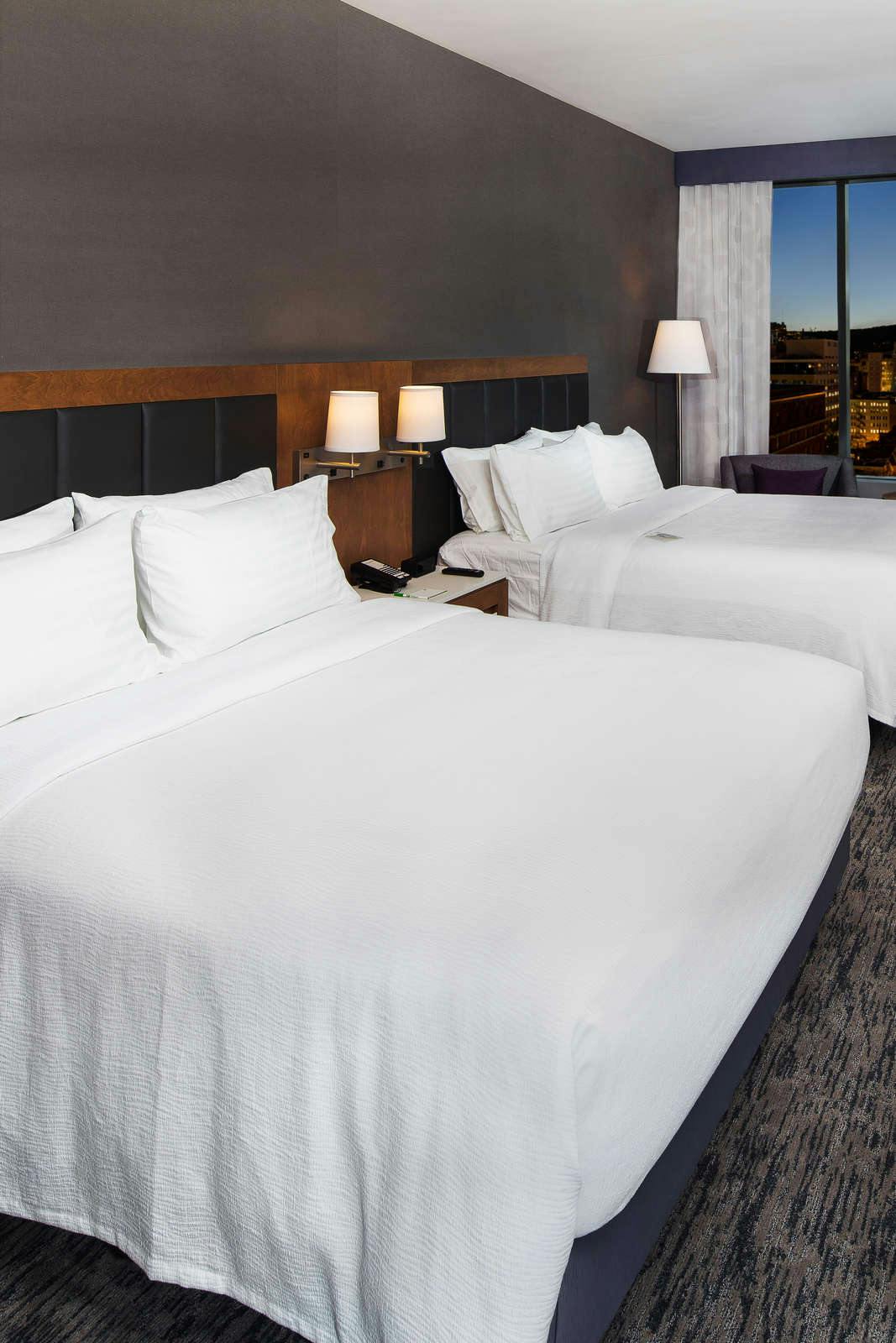 Hotel Holiday Inn & Suites Montreal Centre Ville Ouest photo 3