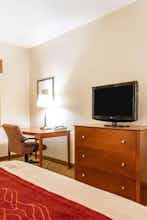 Hotel Quality Inn & Suites Eau Claire University Area photo 2