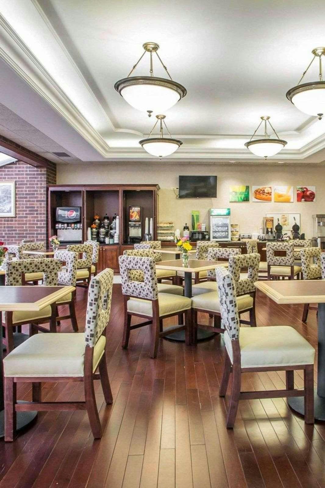 Hotel Quality Inn Schaumburg - Chicago near the Mall photo 4