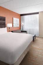 Hotel Renaissance Indianapolis North Hotel photo 2