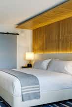 Hotel Hilton Canopy Portland Waterfront photo 2