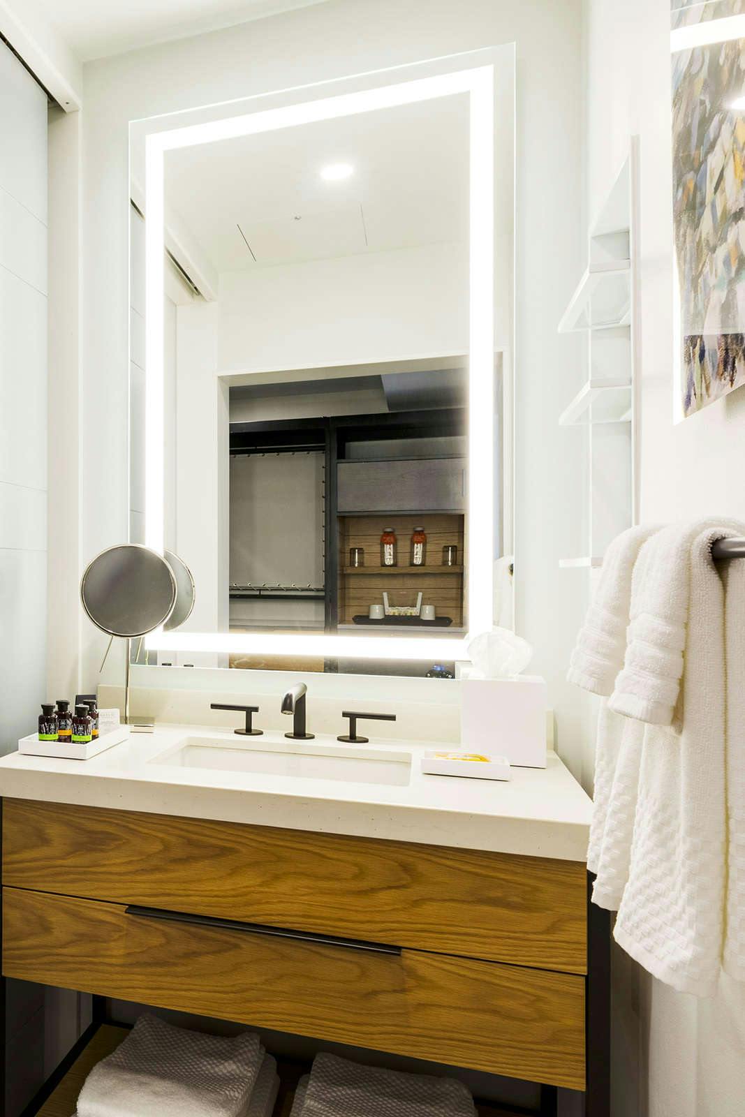 Hotel Hilton Canopy Portland Waterfront photo 4