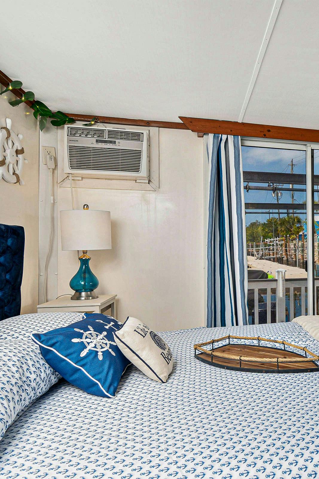 Hotel Latitude 26 Waterfront Resort & Marina photo 3