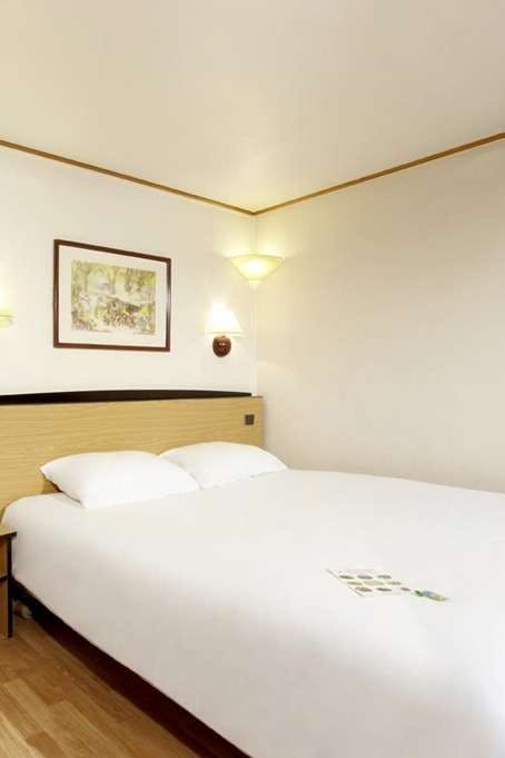 Hotel Campanile La Rochelle Nord - Puilboreau photo 1