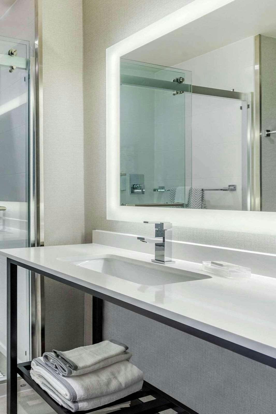 Hotel Cambria Hotel Davenport Quad Cities Bettendorf, IA photo 4