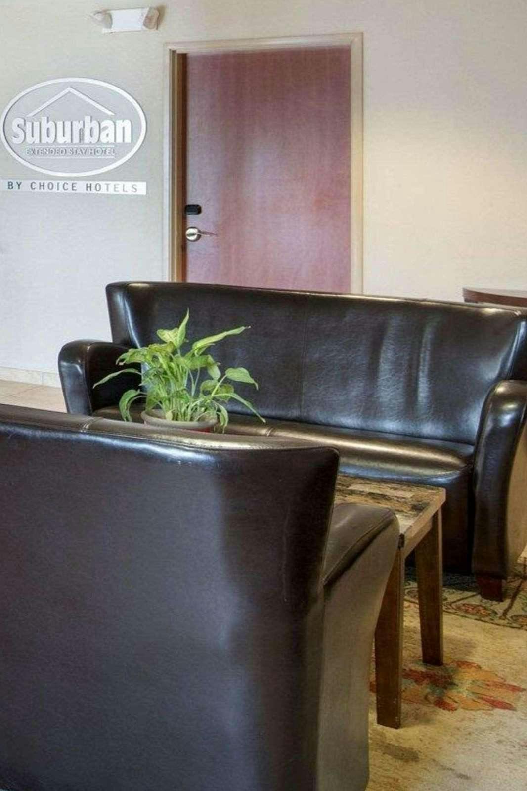 Hotel Suburban Studios Triadelphia - Wheeling at The Highlands photo 3