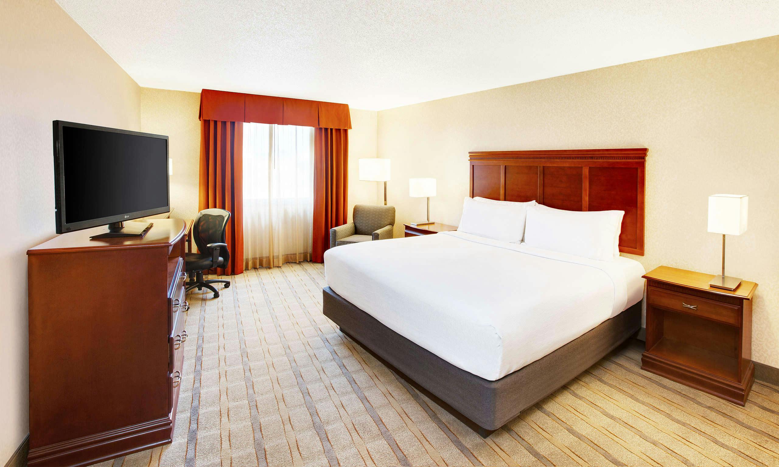 Holiday Inn Dallas Market Center, Dallas - Love Field - HotelTonight