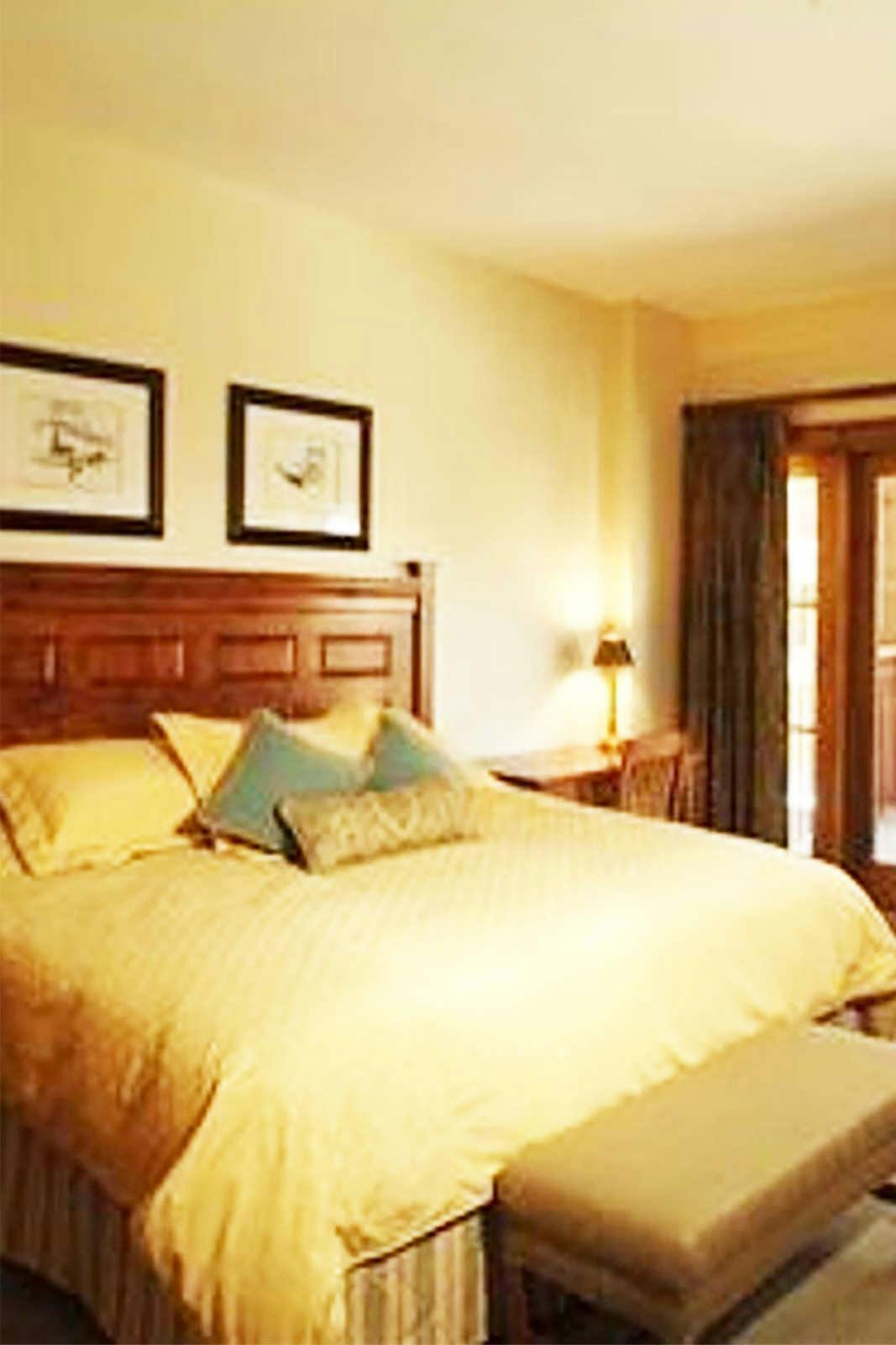 Hotel Lodge at Mountaineer Square photo 2