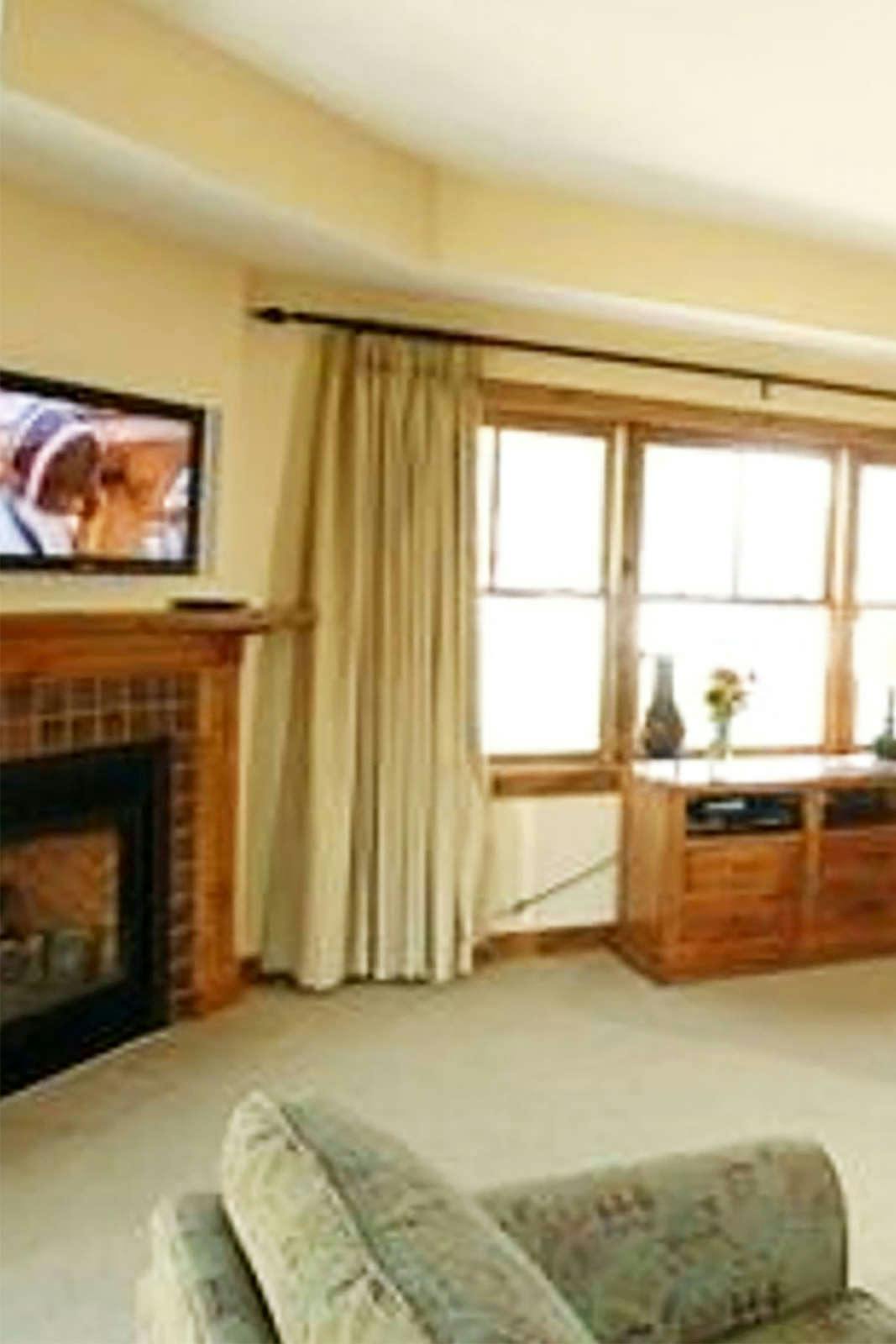 Hotel Lodge at Mountaineer Square photo 4