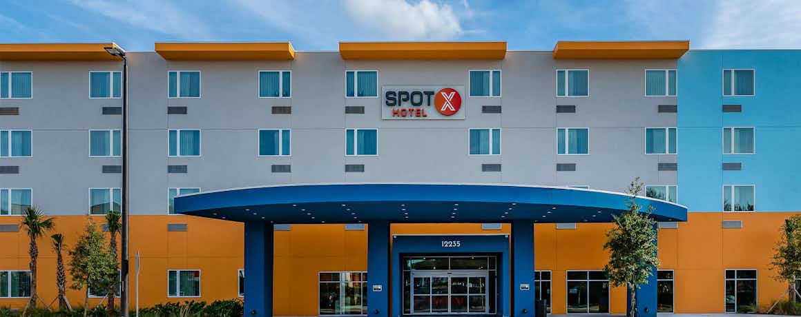 SPOT X by Red Collection Orlando