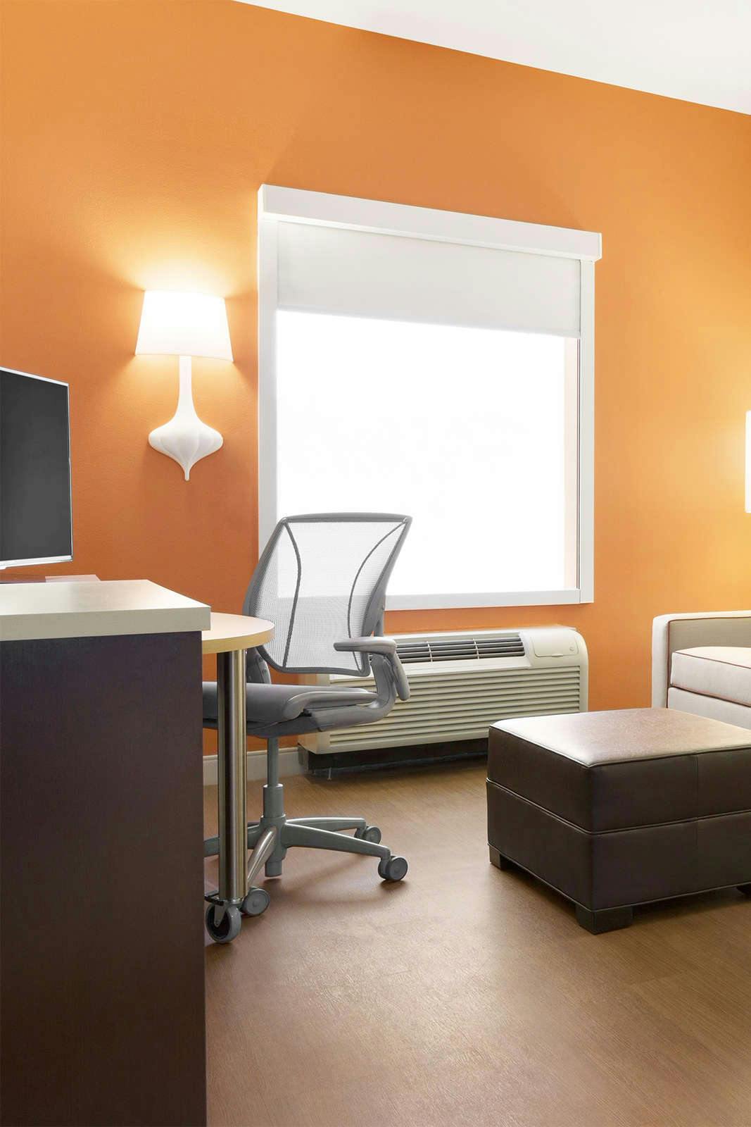 Hotel Home2 Suites by Hilton Stillwater photo 2