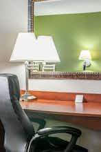 Hotel Sleep Inn and Suites Conference Center And Water Park photo 3