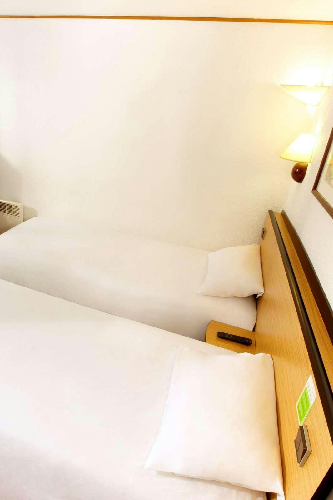 Hotel Hotel Campanile Caen Nord - Hérouville Saint Clair photo 2