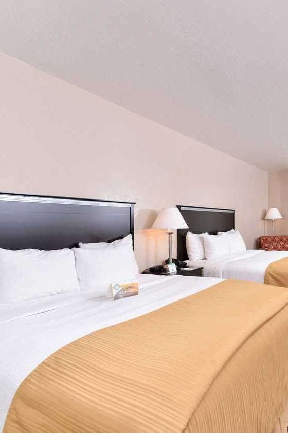 Hotel Quality Inn Vernal Near Dinosaur National Monument photo 3