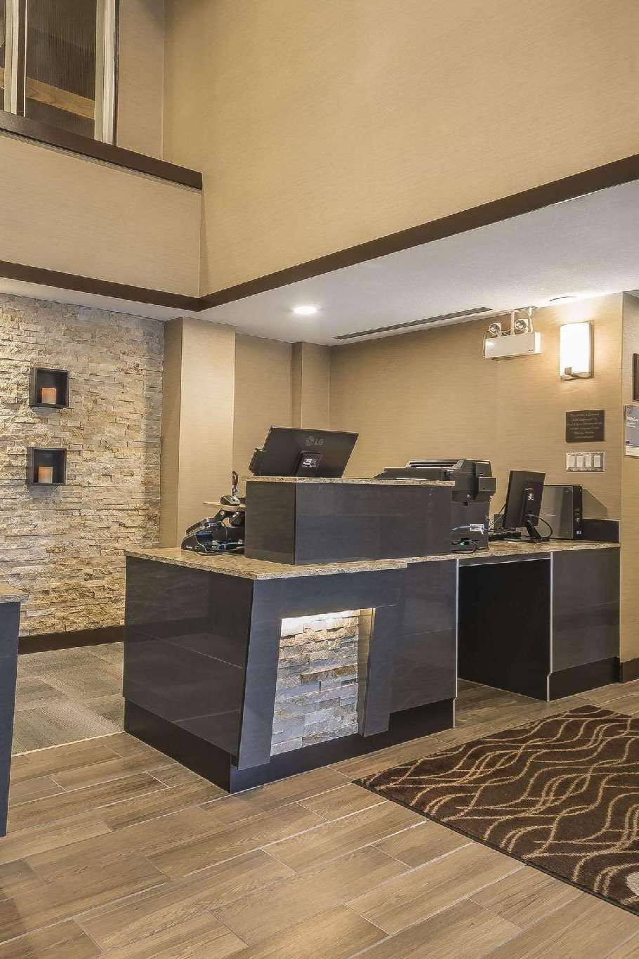 Hotel Comfort Inn Chilliwack, BC photo 3