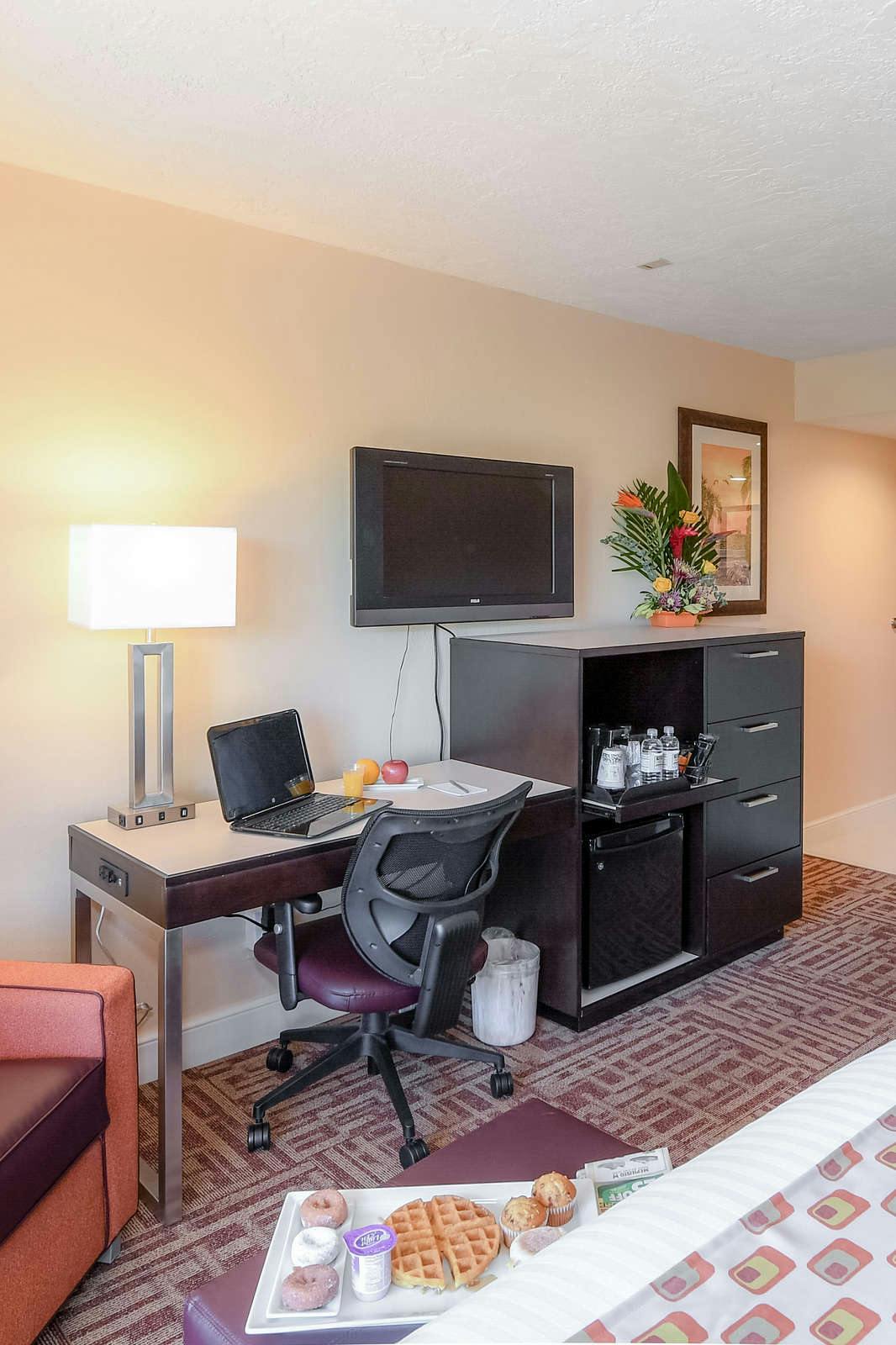 Hotel Inn of Naples, a Tapestry by Hilton Collection photo 3