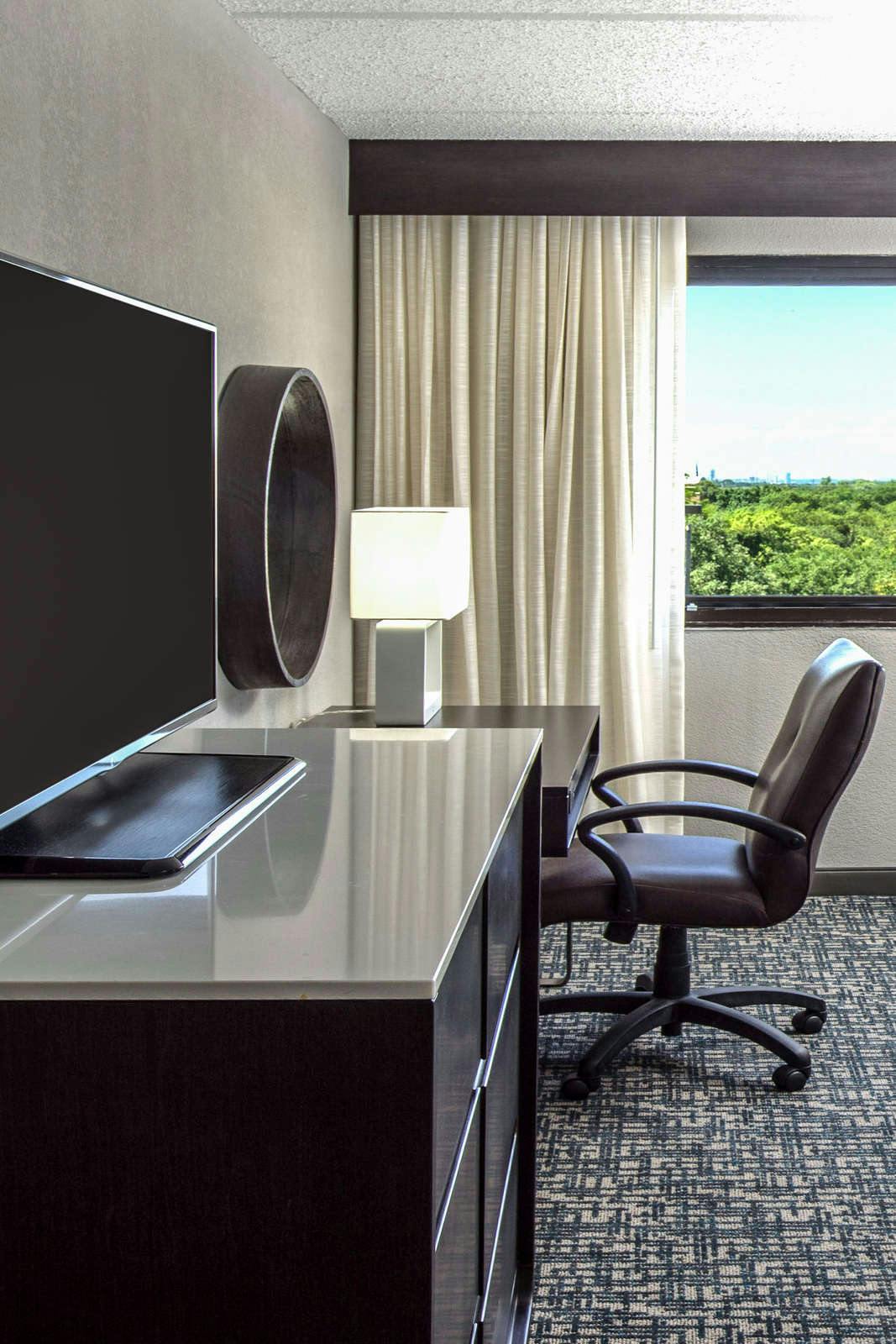 Hotel DoubleTree by Hilton Hotel Austin Northwest Arboretum photo 5