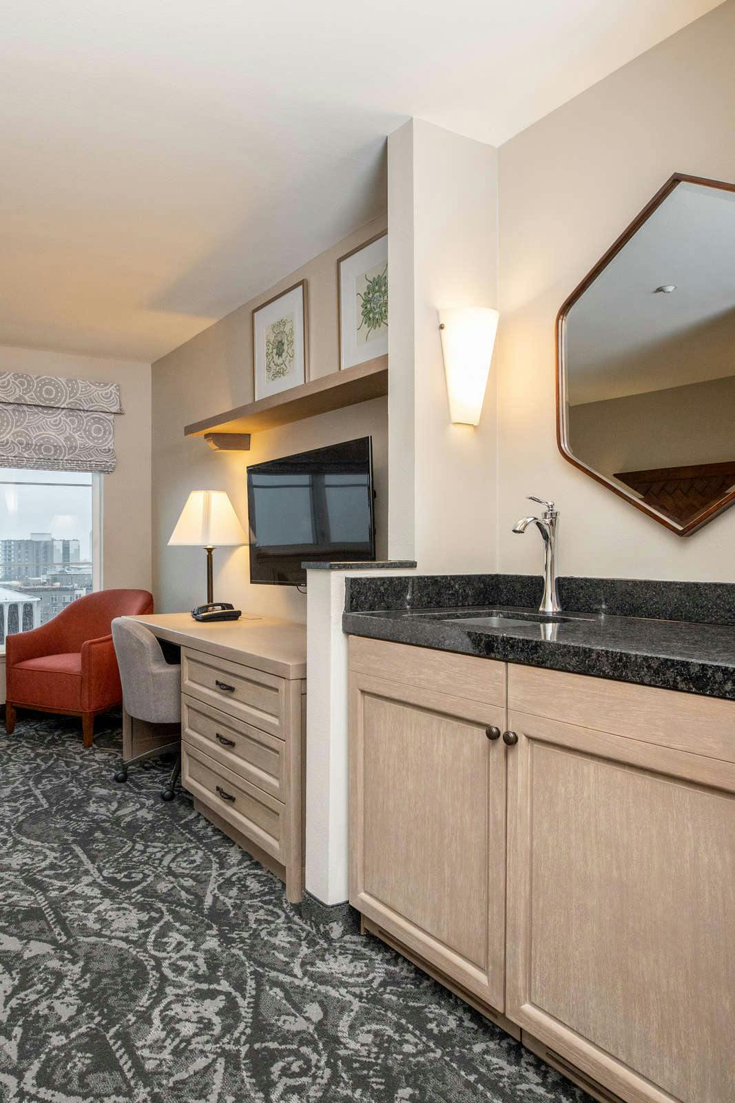 Hotel Mediterranean Inn photo 3