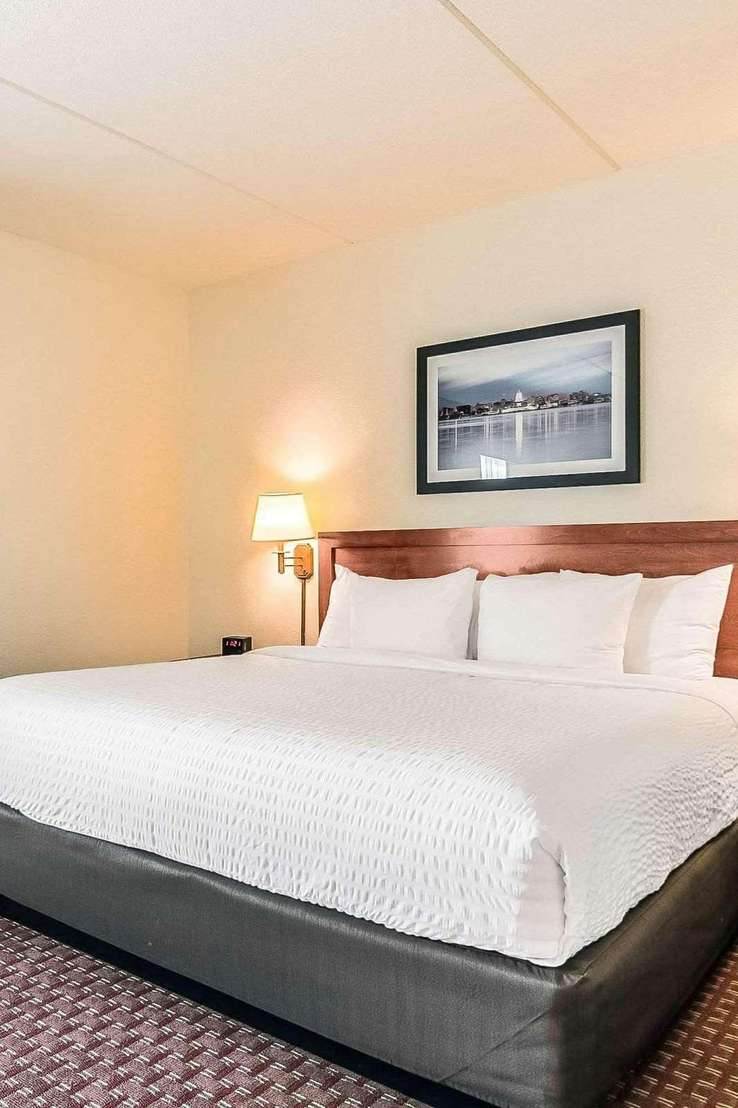 Clarion Suites At The Alliant Energy Center