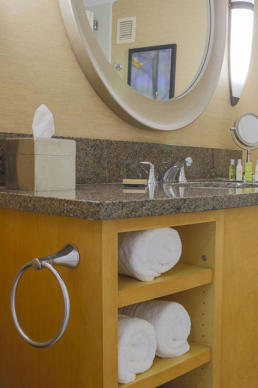 Hotel DoubleTree by Hilton Hotel Rochester photo 4