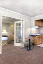 Hotel University Park Inn and Suites photo 3