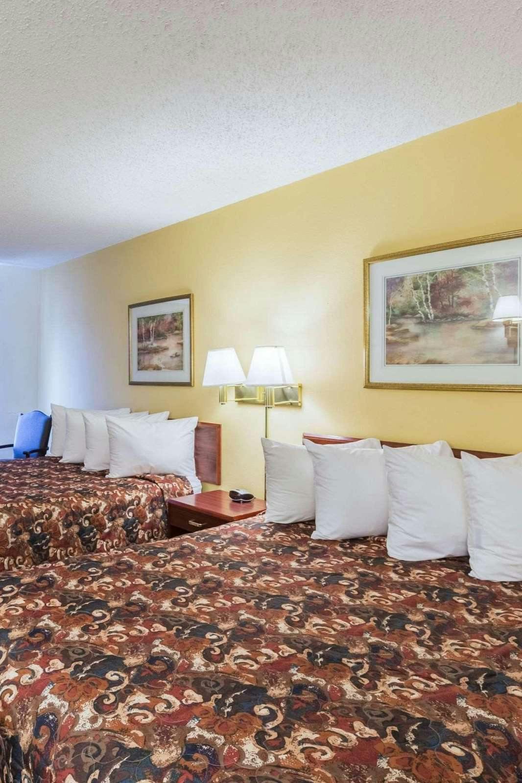 Hotel Super 8 by Wyndham Grand Island South photo 3