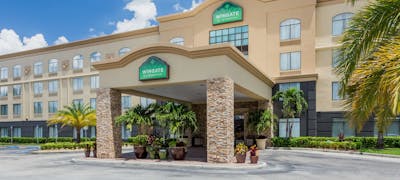 Wingate by Wyndham Universal