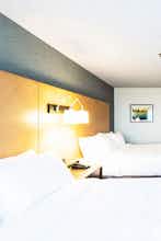 Hotel Holiday Inn Newark International Airport photo 1