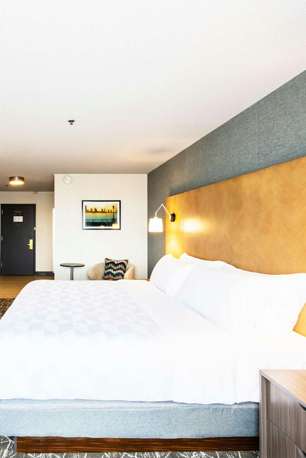 Hotel Holiday Inn Newark International Airport photo 3